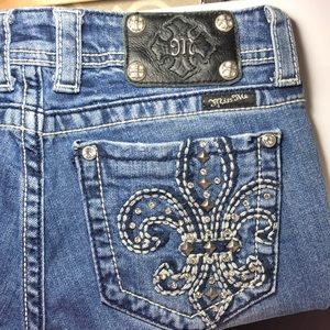 Miss Me Jeans • Size 28 - Hemmed